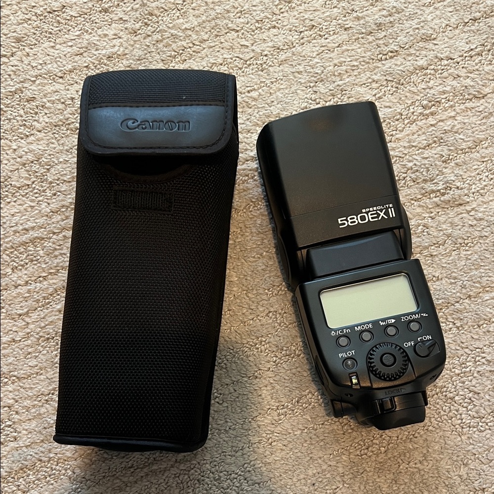 Canon Speedlite 580EX II Camera Flash - READ DESCRIPTION!